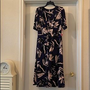 VINCE CAMUTO beautiful dress size 12 NWT